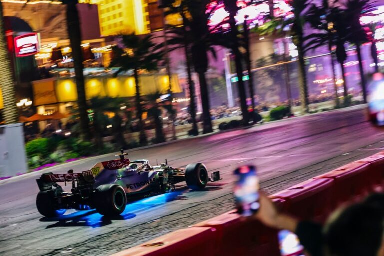 Las Vegas Grand Prix: A Weekend of Glitz and Flaws image 90c08144 91c9 4376 8cf5 981e317cea15.png