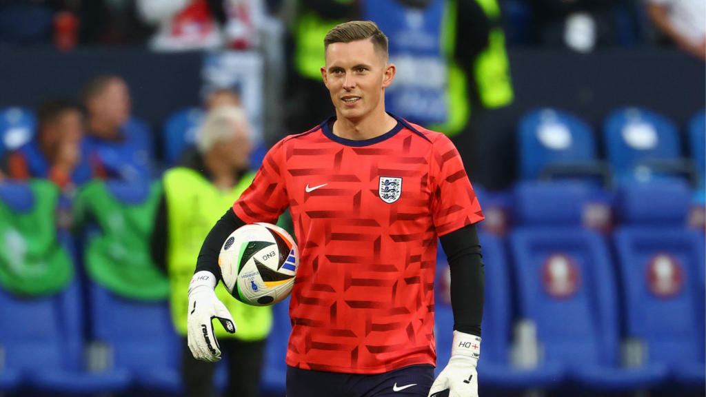 Dean Henderson England Role: A Strong Competition with Pickford image 99582808 049e 405d bc0c 28211c1652b7.png