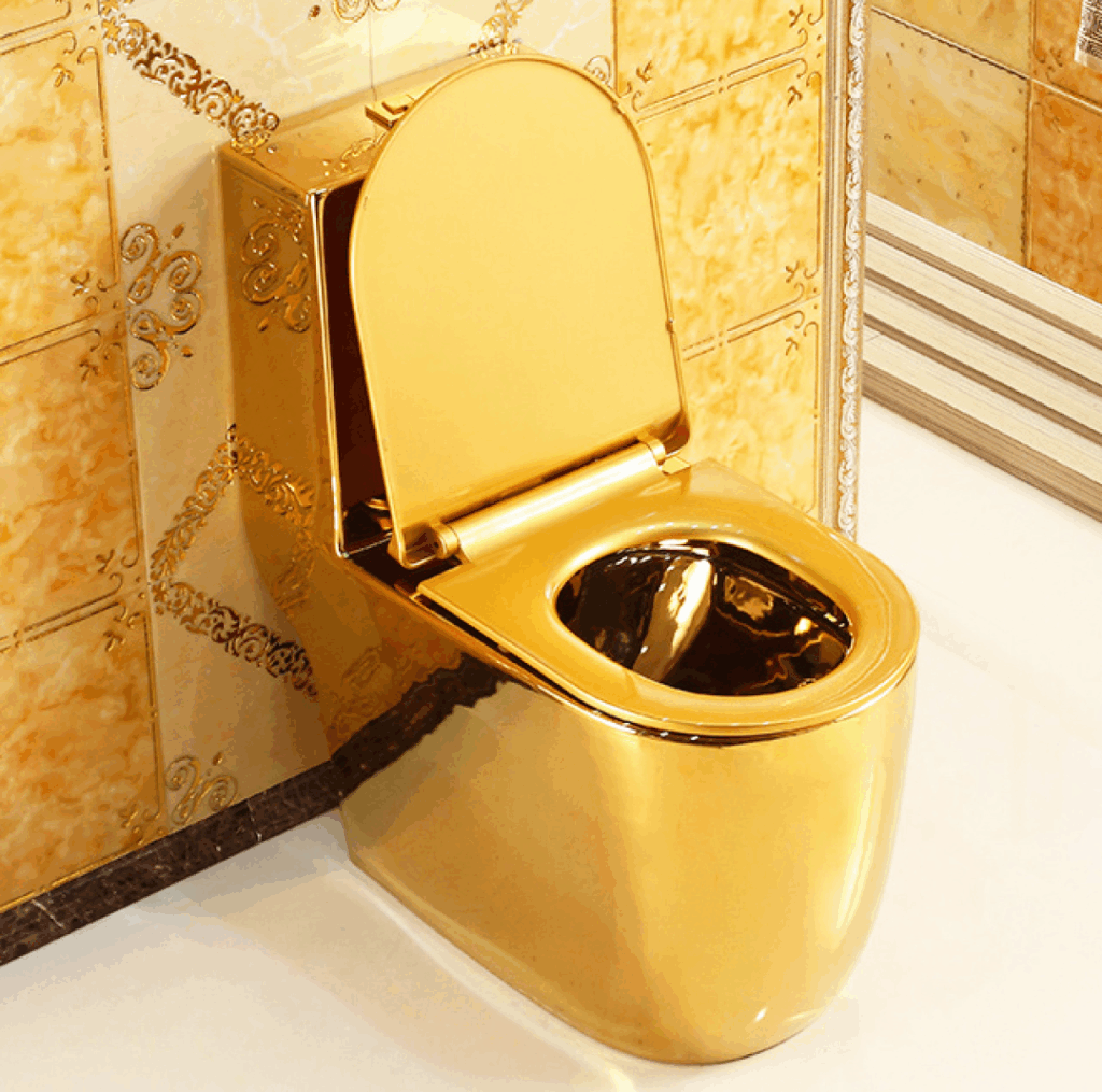 Gold Toilet Sells for $12.1 Million at Sotheby's Auction image lf33kyqhig.png