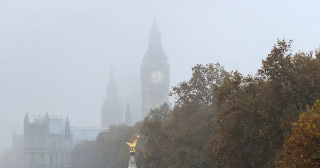 London Fog Warning: Yellow Alert for Travel Disruptions image 21ac68cd b881 4155 8703 fe5bc937f8c6.webp