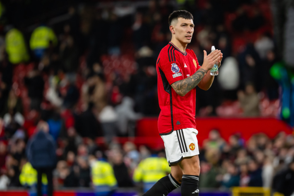 Lisandro Martinez Comeback: Emotional Return to Manchester United image 5891749f 8250 4da4 a784 64ad01c2652c.png