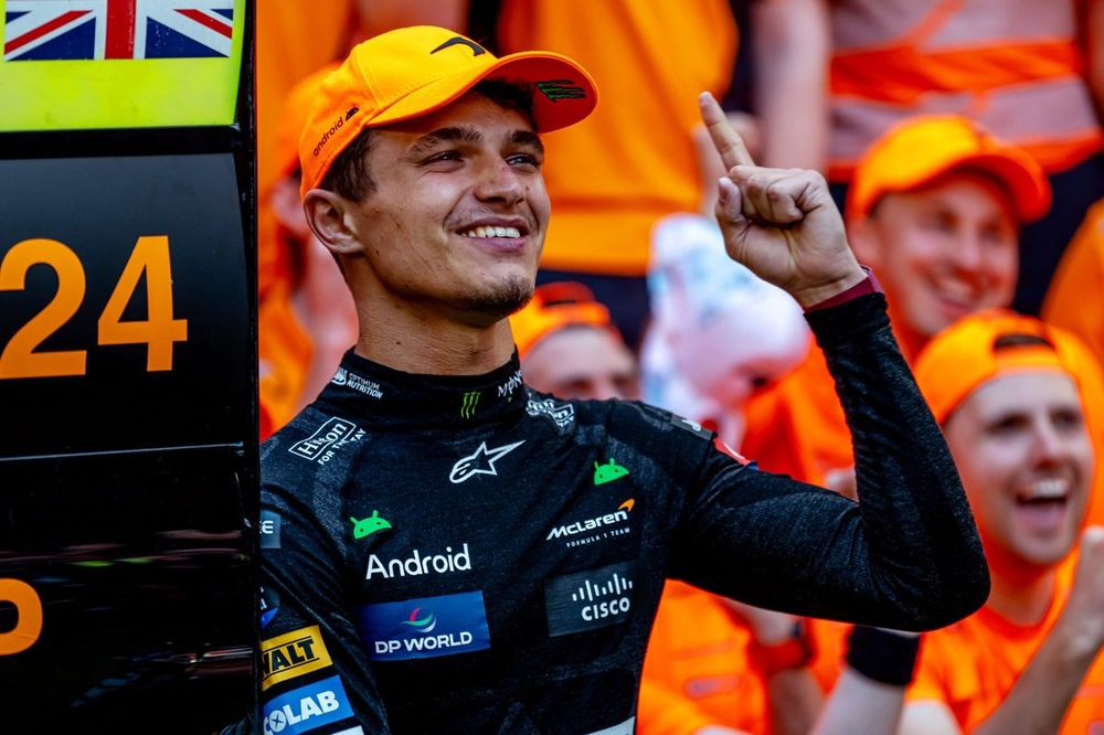 Lando Norris F1 Champion: Triumph at the Abu Dhabi Grand Prix image 9f40b727 f217 4aaa 8338 6aa4cd5daa7d.png