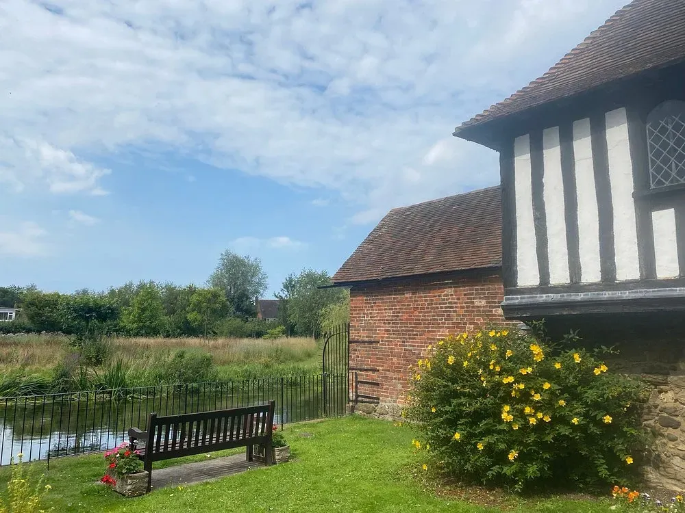 Fordwich Day Trip: A Magical Christmas Experience image e55141b4 0a00 4fc7 8c21 bac11b73e0bf.webp