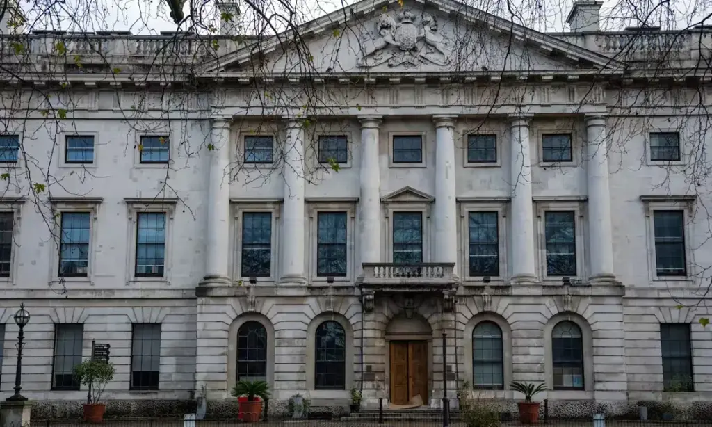 image 93dd87af c579 4d4e 8d20 b45628acb546.webp