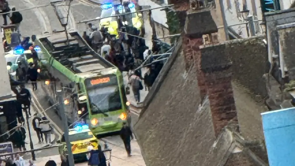 Croydon Restaurant Stabbing: How a Tragedy Shook Local Businesses image 2d3dec8f 96a0 4caf 99a5 37994a14e664.webp