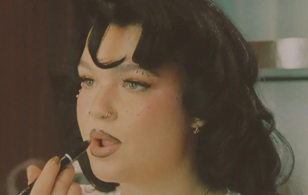 Lola Young Shocks Fans with First Concert Announcement Following Collapse image e0bc48e1 2314 4bef a776 36c923885e15.webp