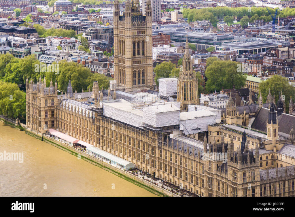 luftaufnahme von den houses of parliament zeigen die umfangreichen renovierungsarbeiten jgrpef.jpg